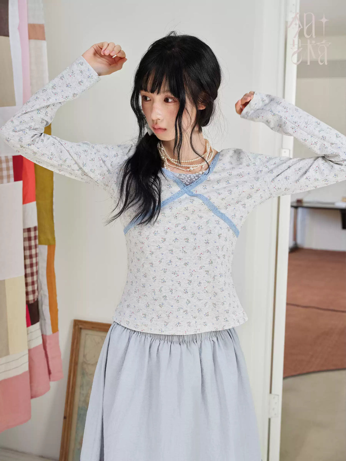 DAILY ARTIST - Light Gray Floral Lace Cross-Front Long-Sleeve Top