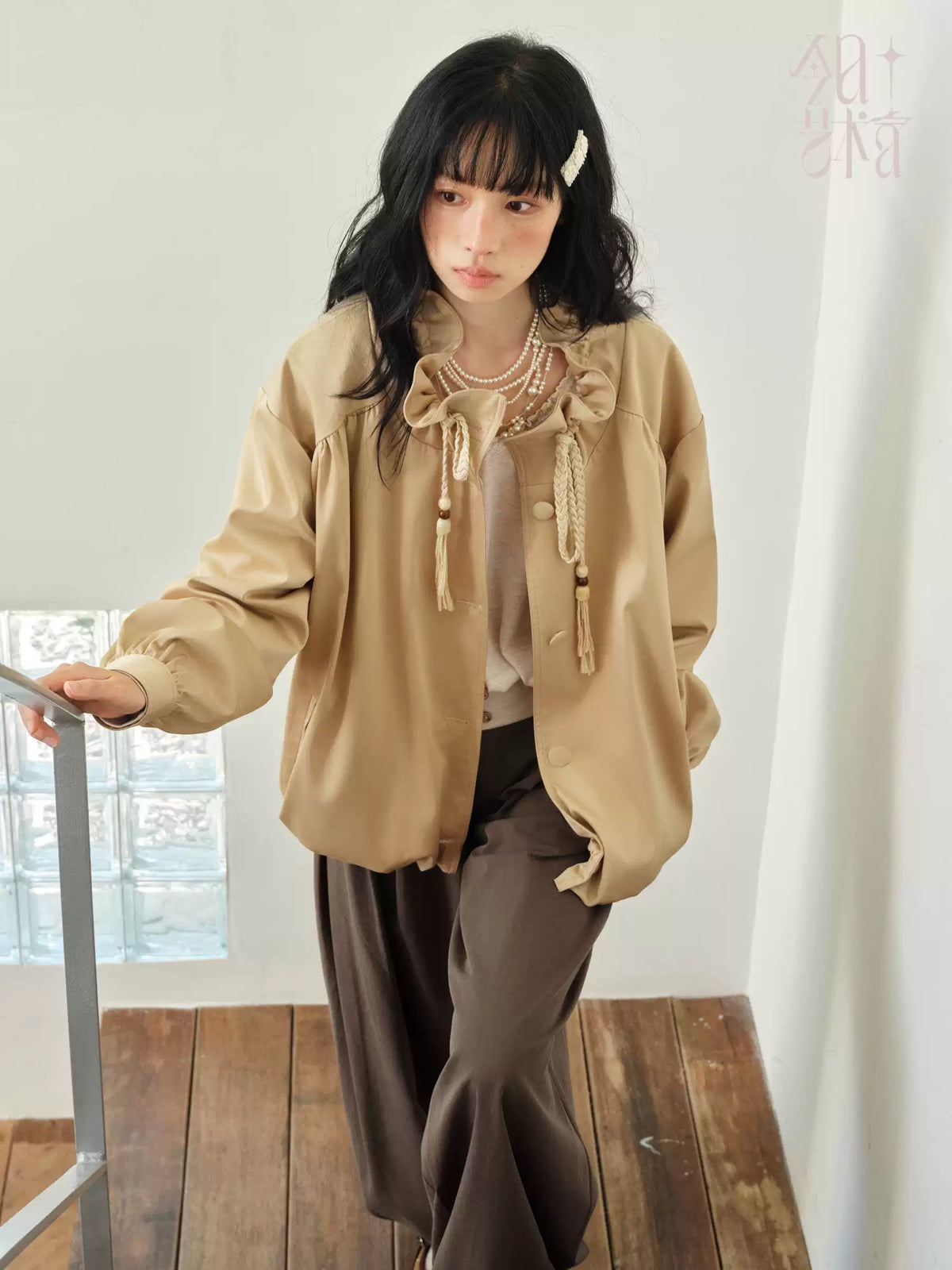 DAILY ARTIST - Champagne Ruffle Stand-Collar Drawstring Jacket