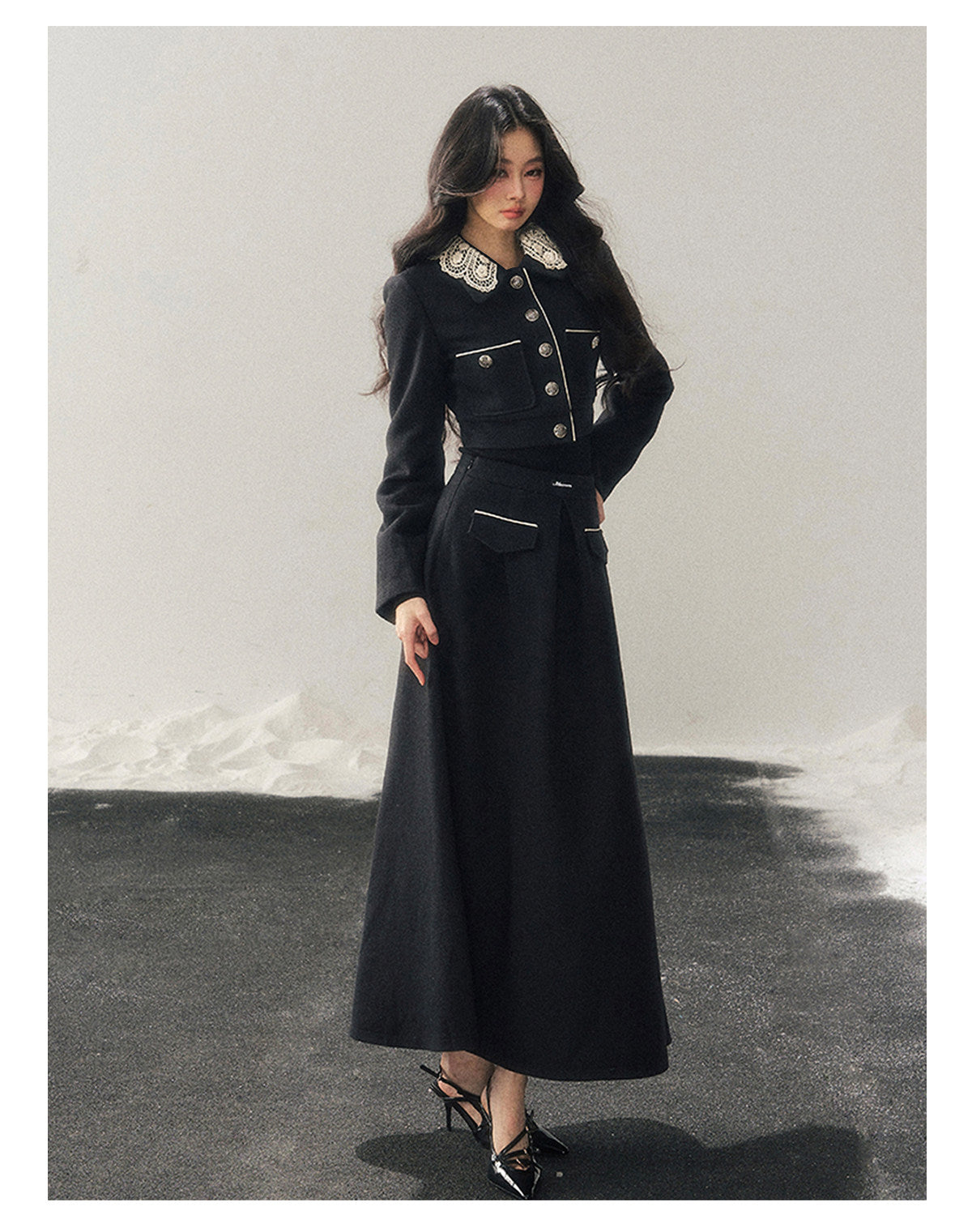 少也眼 "Whispers of Lace" Black French Lace Two-Piece Skirt Set