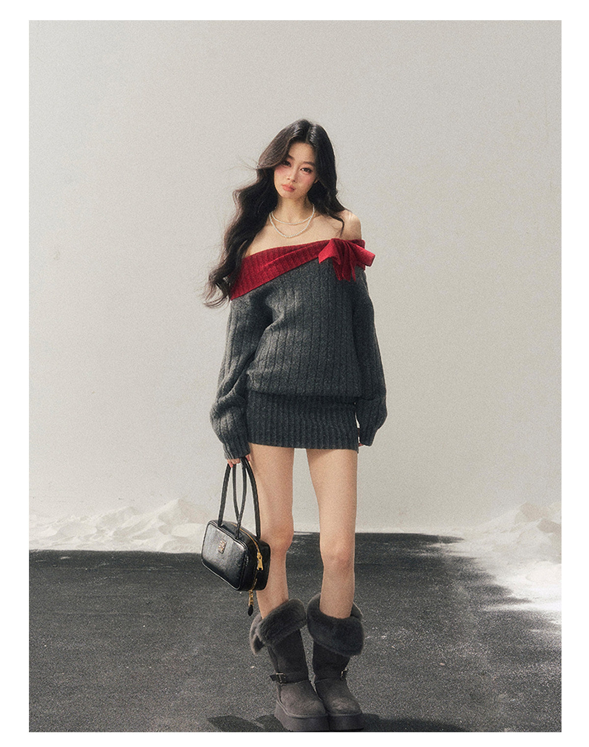 少也眼 "Snowbound Memories" Off-Shoulder Color-Block Knit Mini Dress