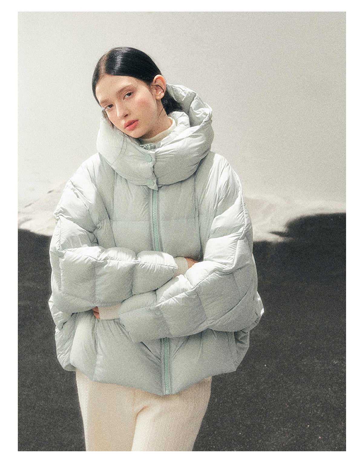 少也眼 "Thawing Snow Realm" Matte Nylon Down Puffer Jacket - Glacier Blue