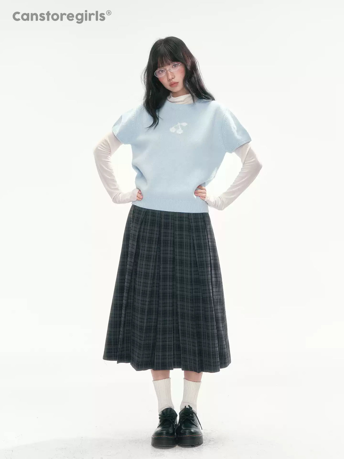 [CAN] Cropped Knit Top with Cherry Jacquard Detail