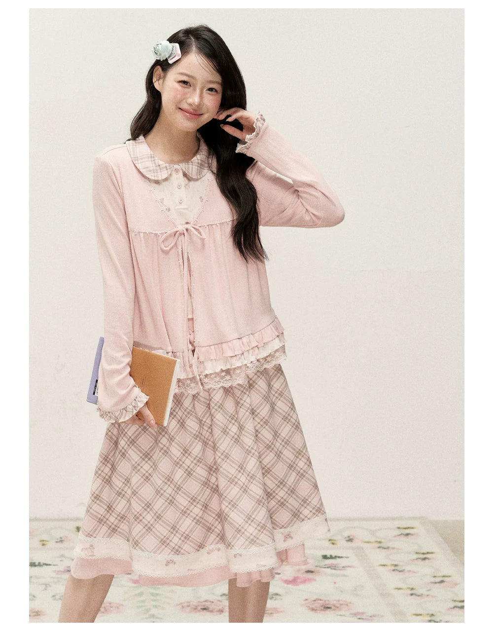 [RF] Vintage-Inspired Gingham Check Two-Piece Set with V-Neck Top and Pleated Skirt