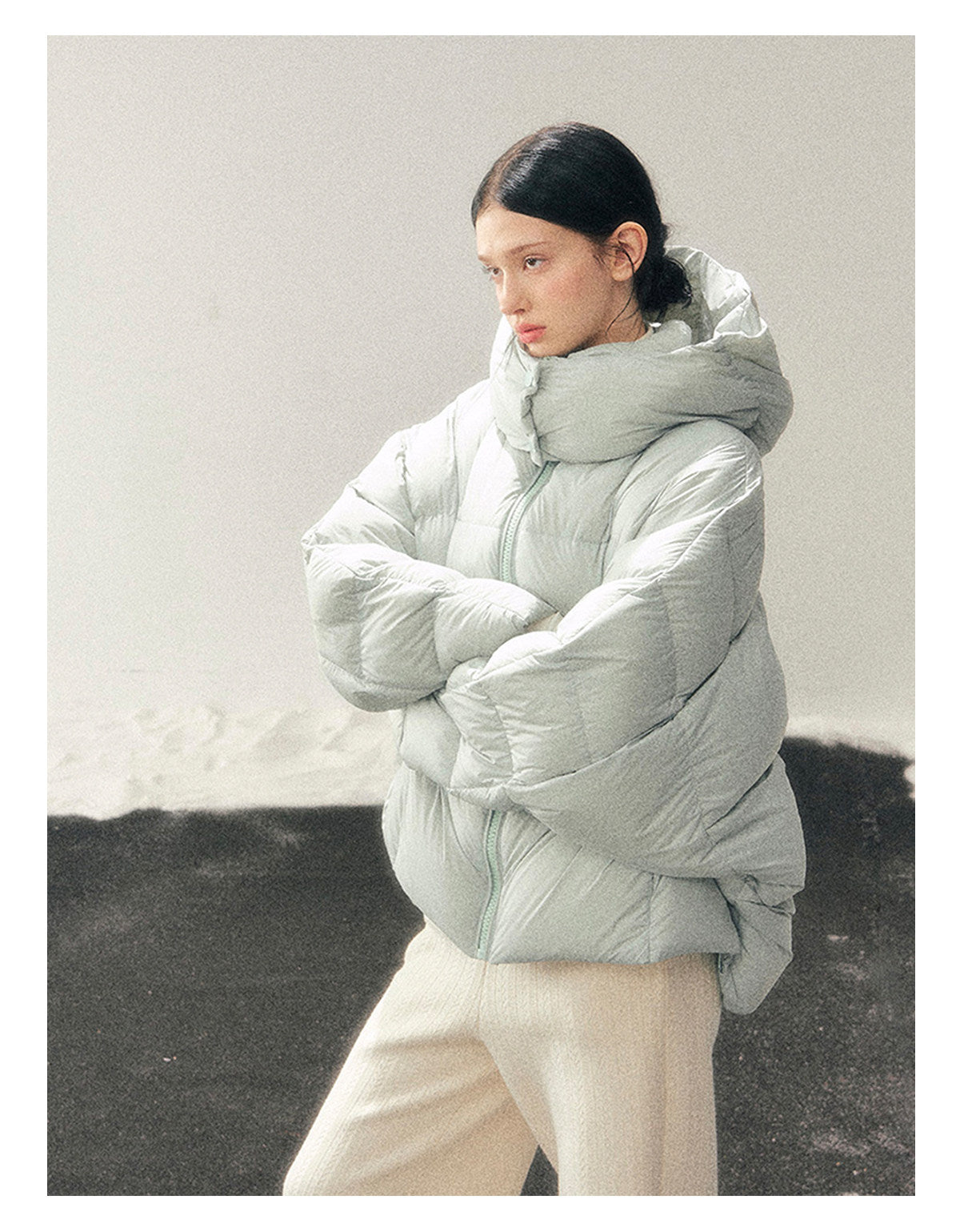 少也眼 "Thawing Snow Realm" Matte Nylon Down Puffer Jacket - Glacier Blue