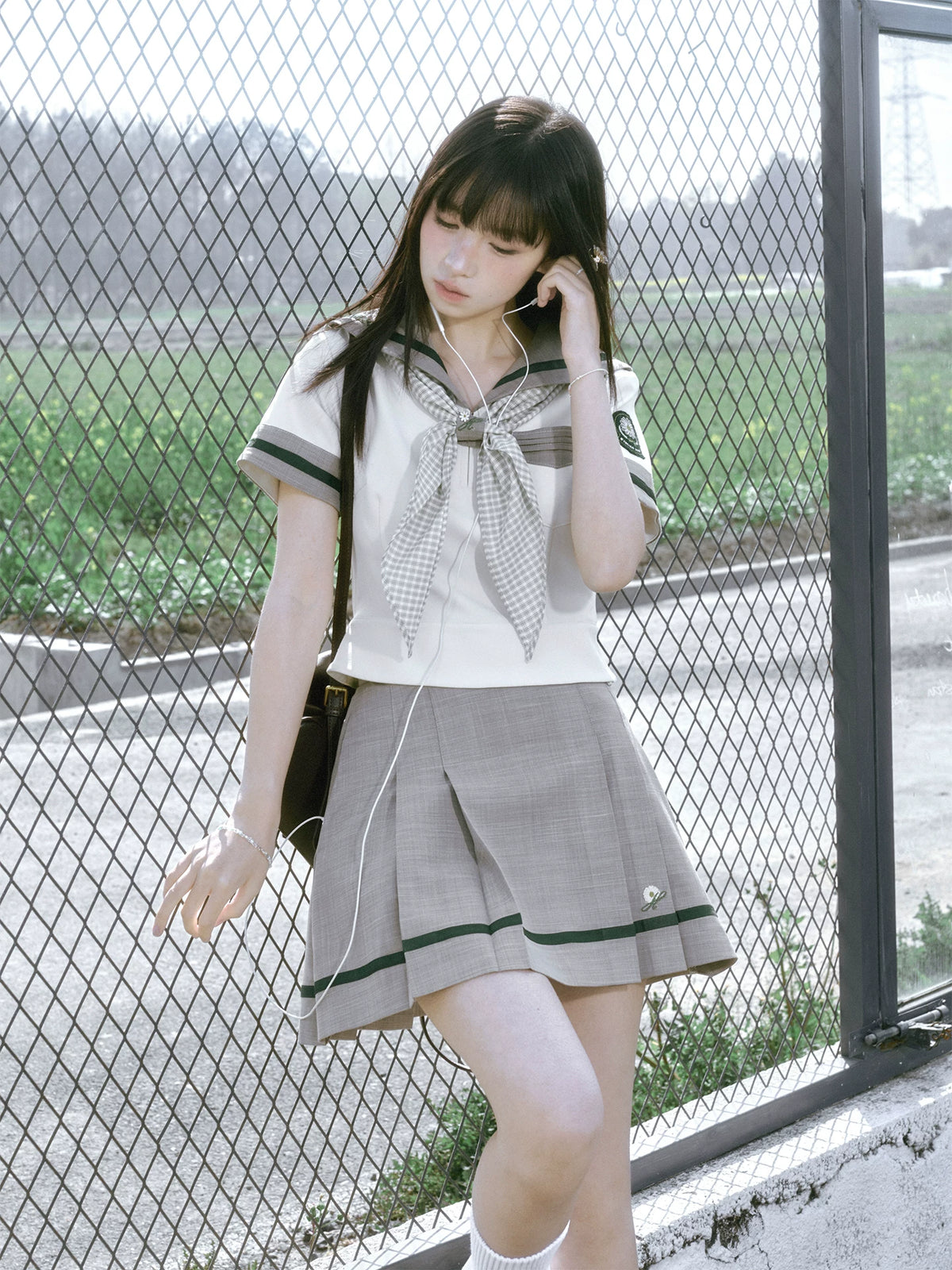 “Daisy & Spring Twins” White Sailor School Uniform Set