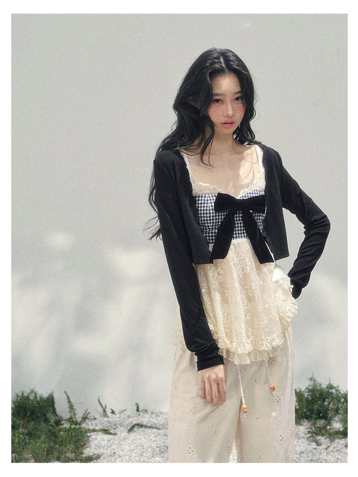 少也眼 “She Walked Through Bloom” Bow Lace Plaid Two-Piece Top Set 8543241
