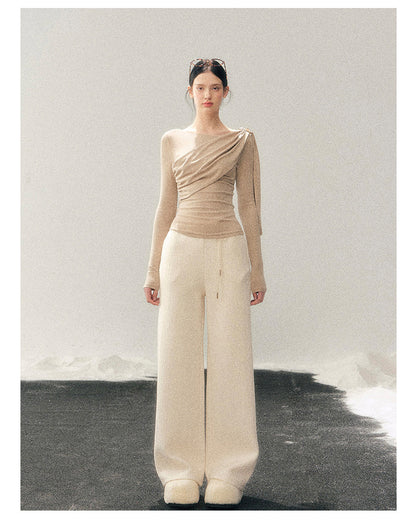 少也眼 “She Is Lighter Than the Wind” Streamer-Neck Top - Oatmeal