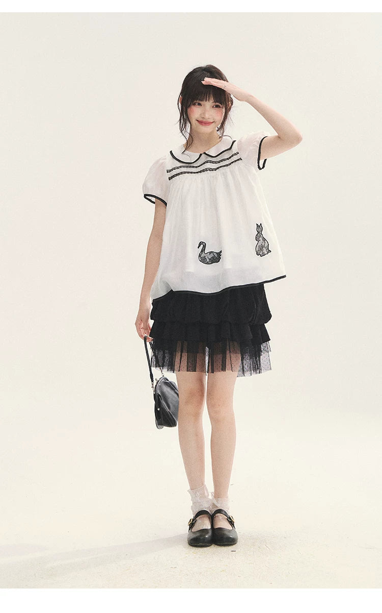 "Antique Dollhouse" Lace Appliqué Peter Pan Collar Puff Sleeve Blouse (Ivory White/ Still Blue)