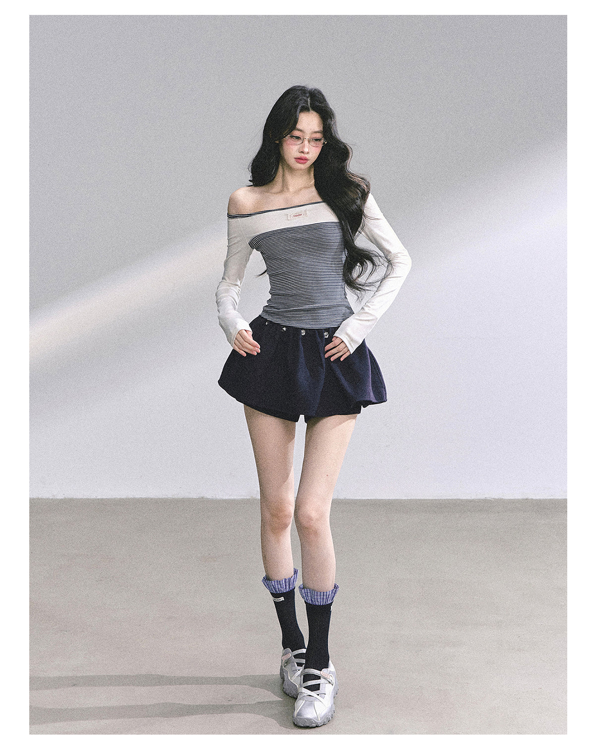 少也眼 "Miu-Style K-Girl" Off-Shoulder Long-Sleeve Tee 4563486