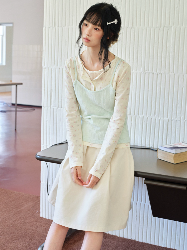 DAILY ARTIST - Mint Green Floral Layered Henley Lace Top