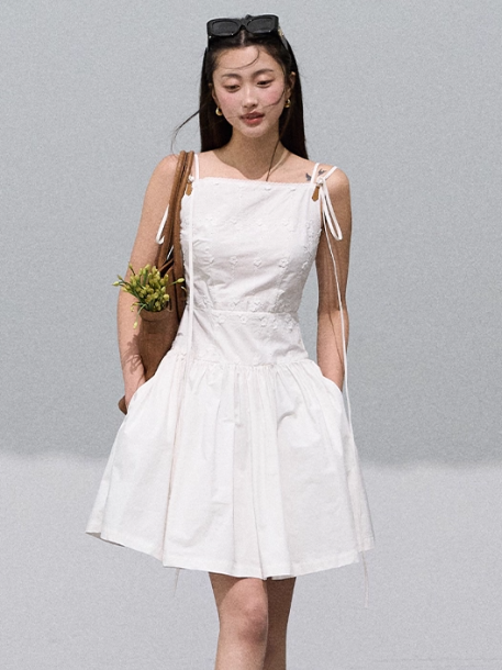 OAKMOO - "Floral Reverie" Embroidered Cotton Dress – Gardenia White 25Q417