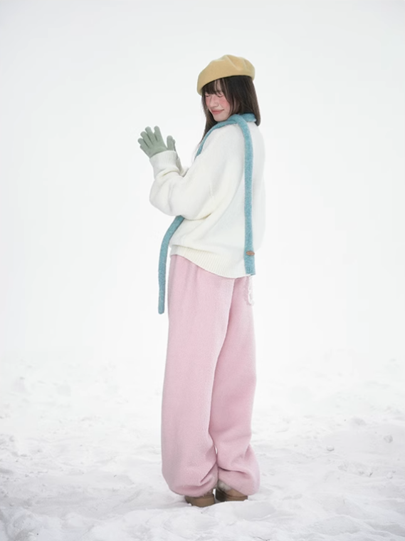 韓琪雪 - "Happy House" Sweater