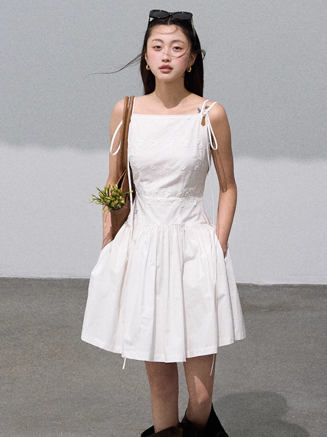 OAKMOO - "Floral Reverie" Embroidered Cotton Dress – Gardenia White 25Q417