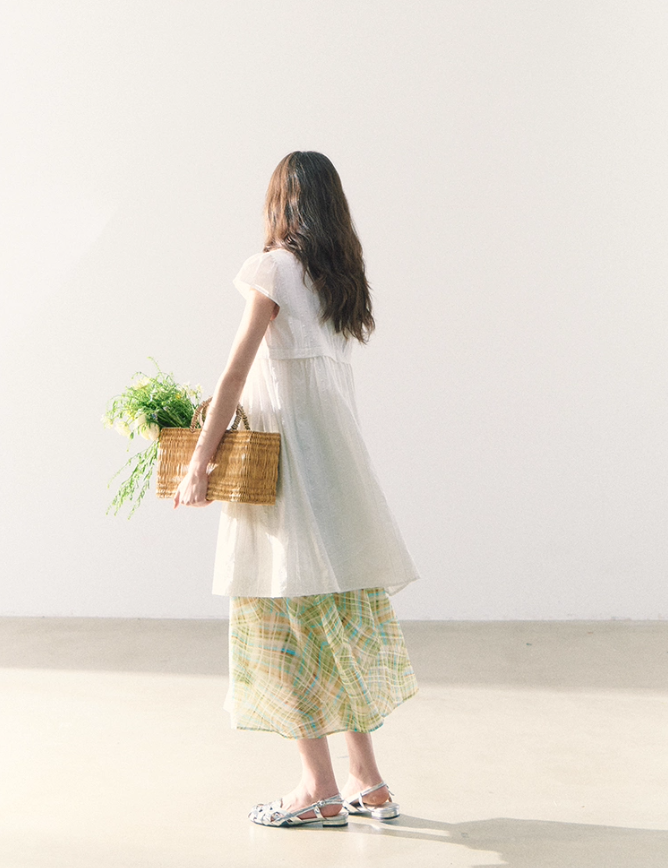 罐头粪便 - White Puff-Sleeve Dress + Forest Plaid Contrast Skirt