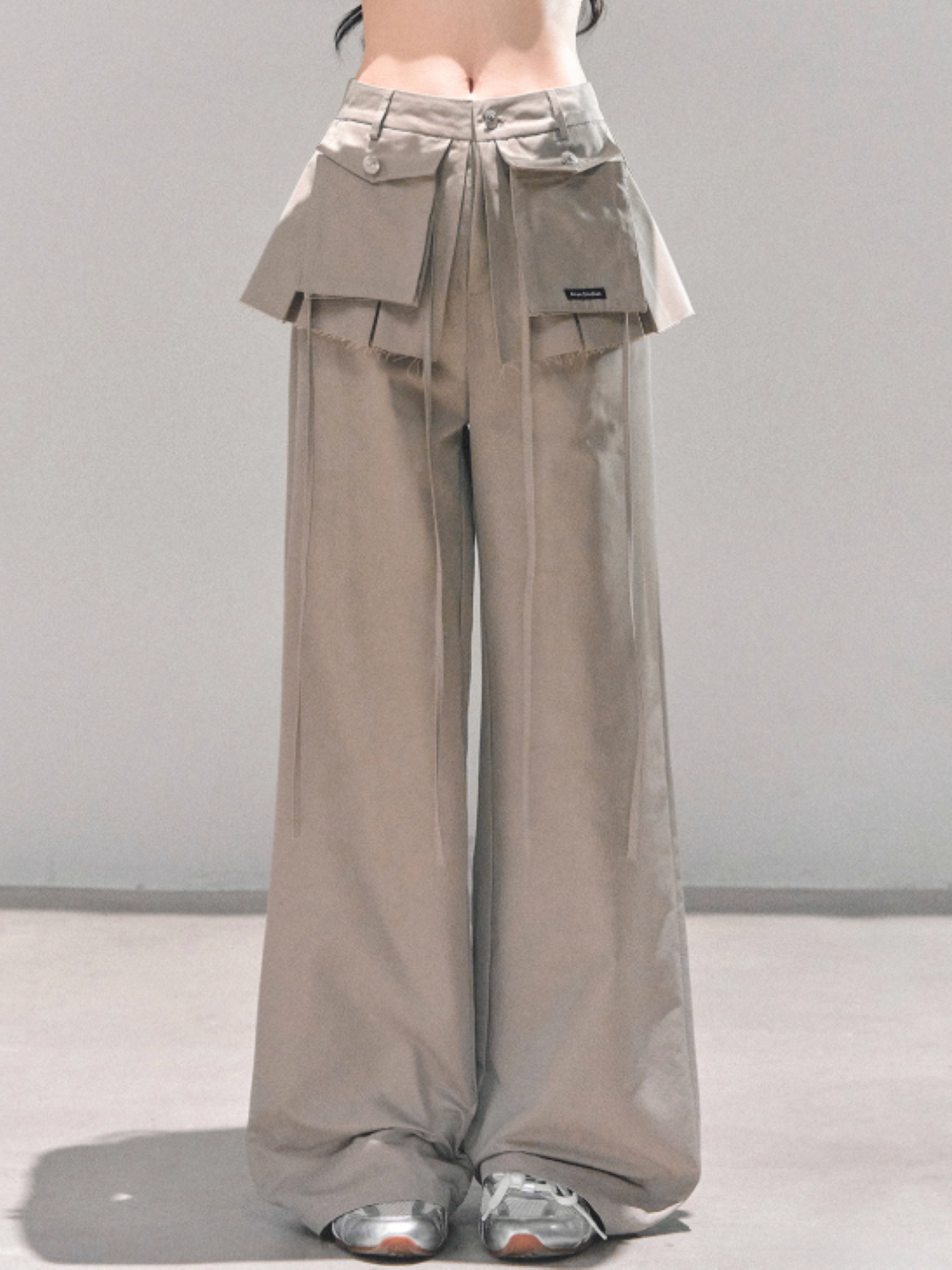 机能 “City Ease” Wide-Leg Trousers - LIGHT GRAY