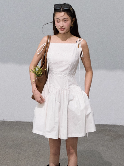 OAKMOO - "Floral Reverie" Embroidered Cotton Dress – Gardenia White 25Q417