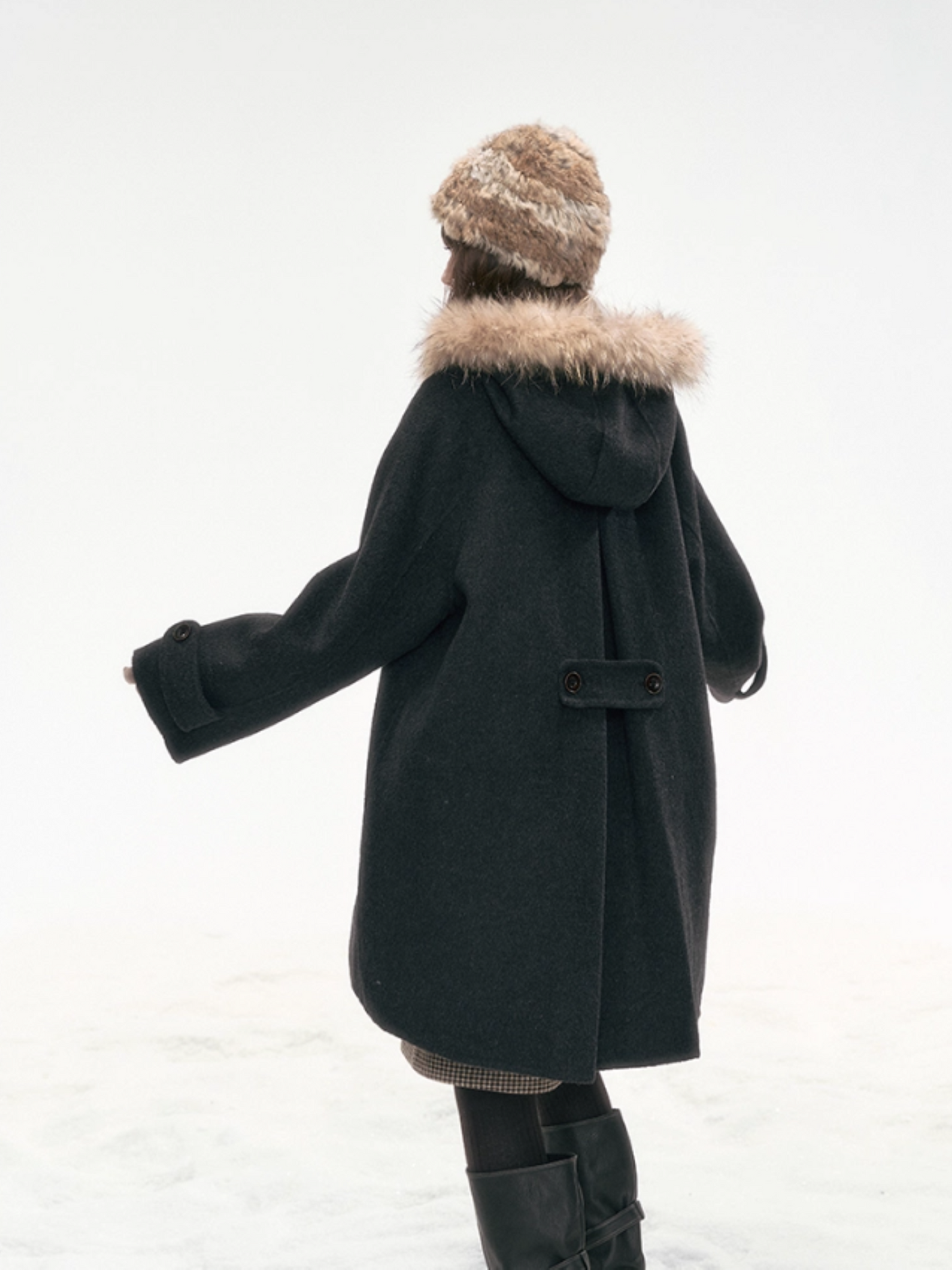 "Tundra Whispers" Wool Coat – Black LL2025319