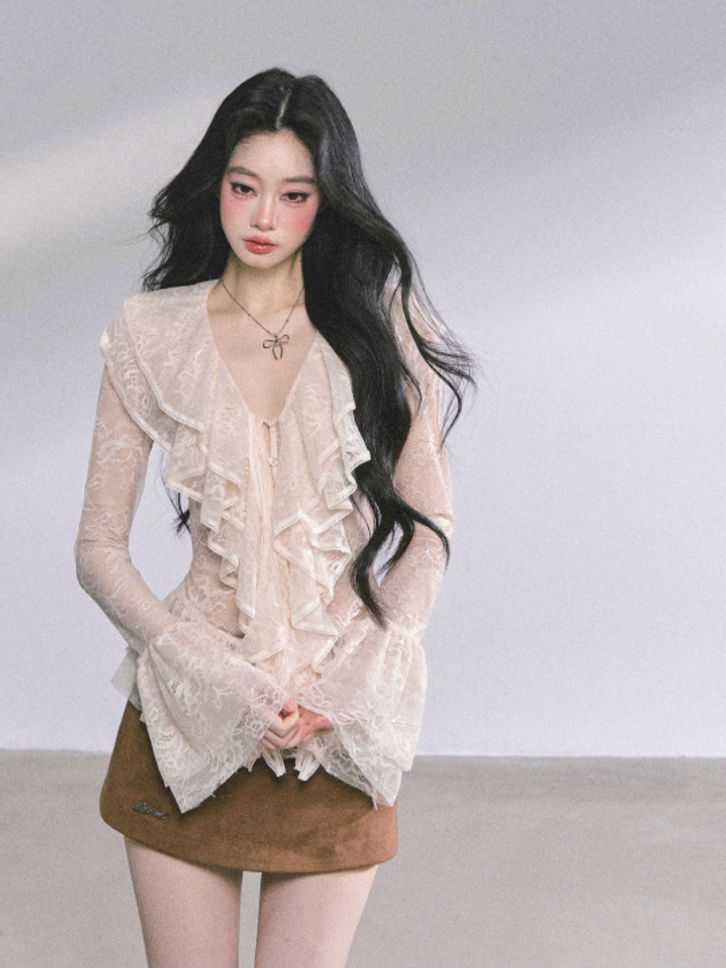 少也眼 London Café French Hepburn Woolen Three-Piece Set – Jacket, Top & Mini Skirt
