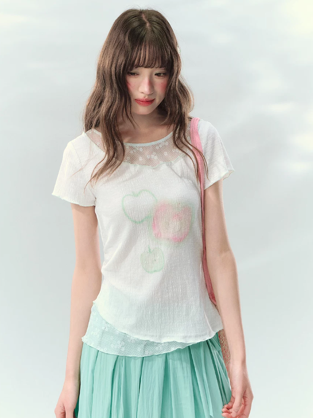 “Apple Mist Daydream” White Apple Print Ruched Tee