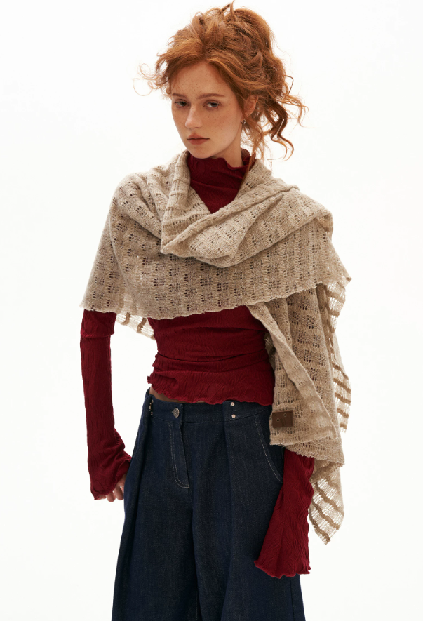 MAMC - Textured Muse Fitted Long-Sleeve Top (Red / White)