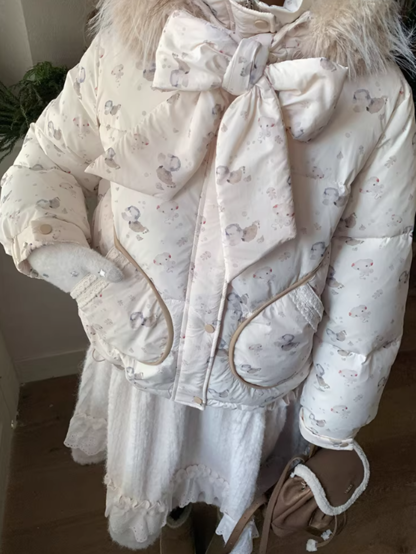 阮阮自制 - "Fluffy Pup" Bow-Detail Puppy Print Puffer Jacket
