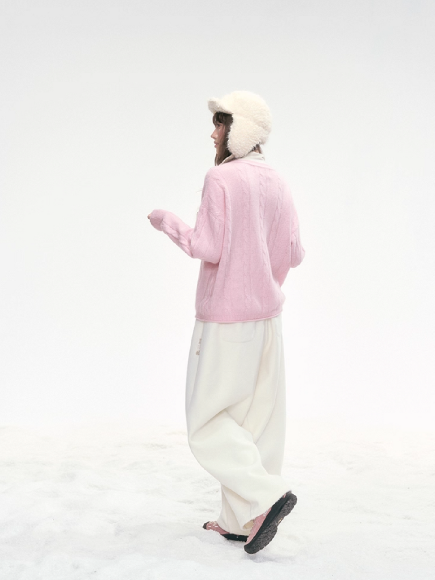 "Winter Bloom" Embroidered Knit Lounge Pants – White & Pink LL2025334