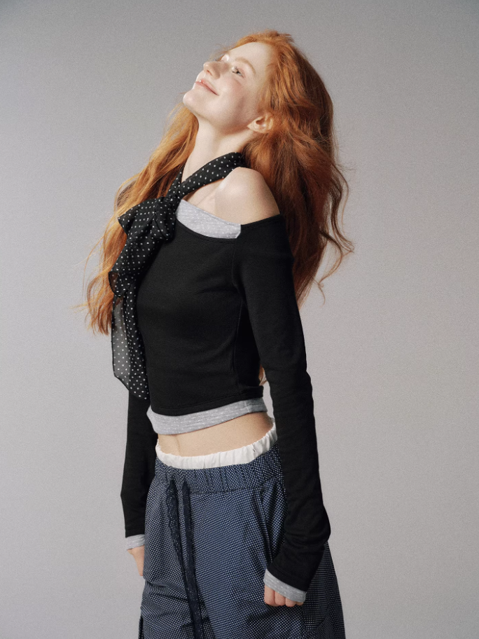 "浪漫波尔卡" Asymmetric Polka Dot Colorblock Long Sleeve Top (Black)