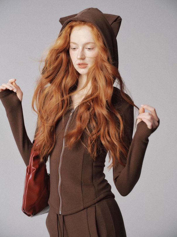 "心动极好" Cat-Ear Cropped Hoodie Two-Piece Set (Warm Brown)