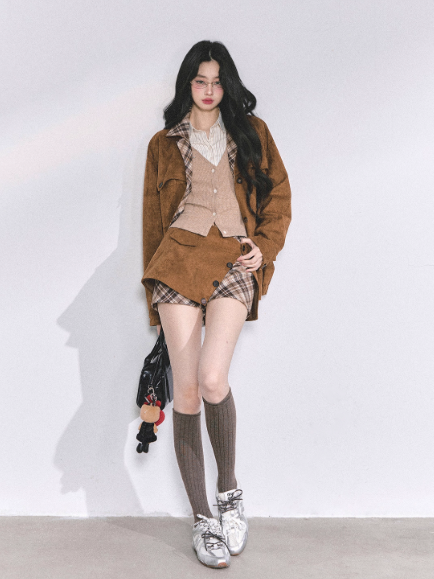 少也眼 Miu-Style Two-Piece Set – French Hepburn Jacket & Plaid Mini Skirt (Light Coffee)