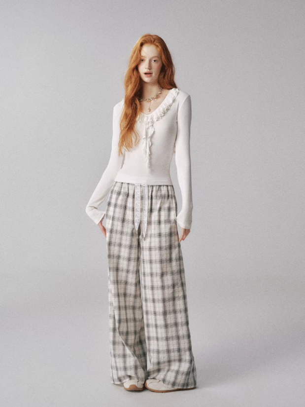 "氧气银河" V-Neck Ruffle Long-Sleeve Knit Top (Classic White)