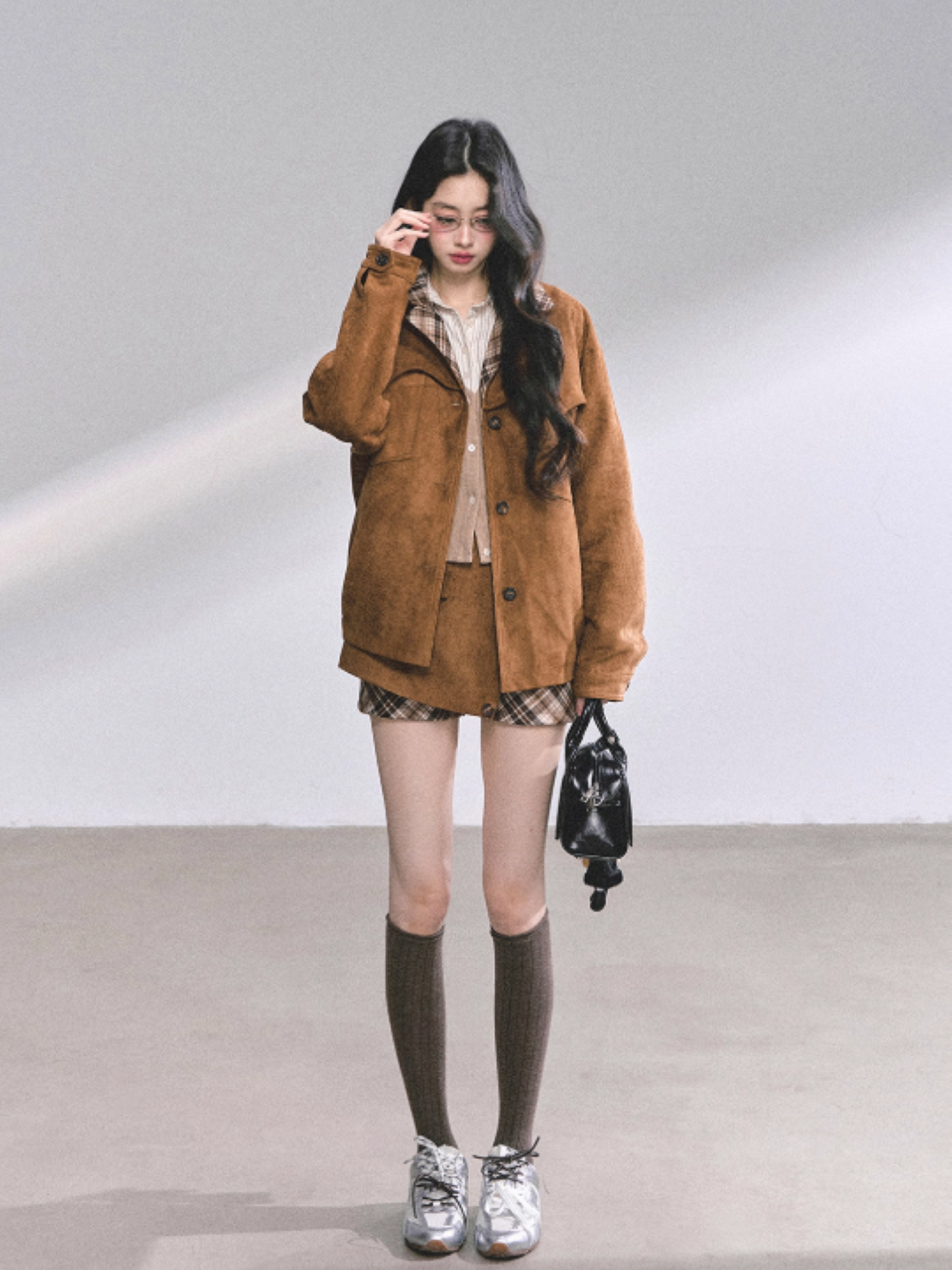 少也眼 Miu-Style Two-Piece Set – French Hepburn Jacket & Plaid Mini Skirt (Light Coffee)