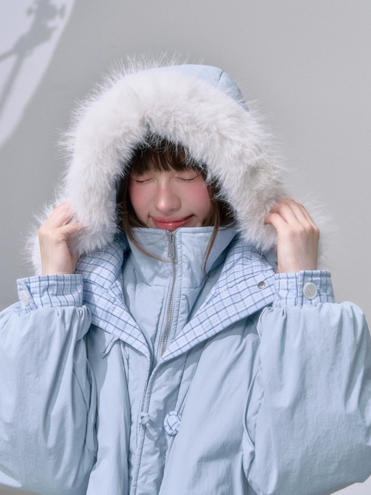 "雪境叠影" Faux Two-Piece Blue Down Jacket with 90% Duck Down & Fur Hood