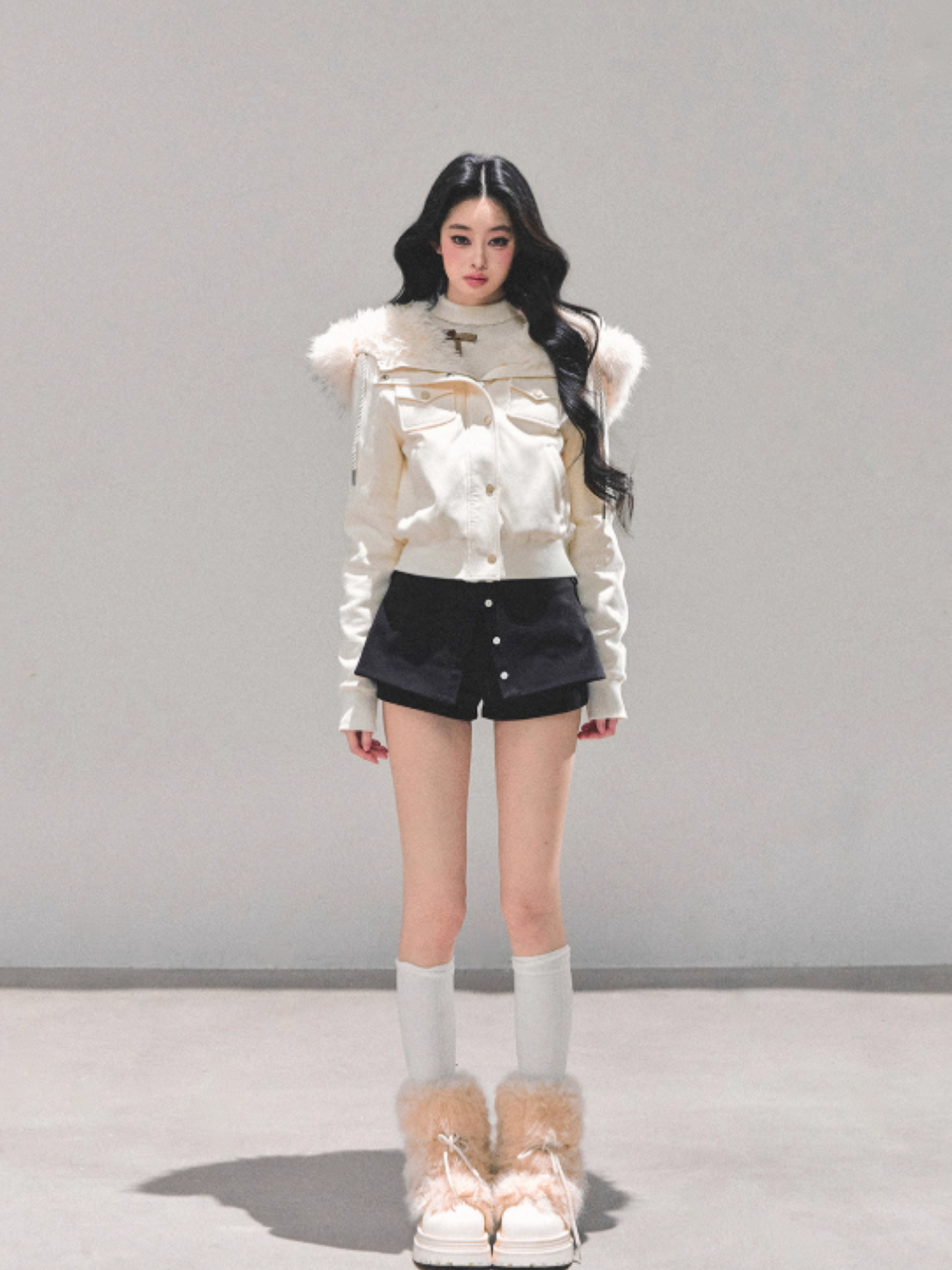 少也眼 “Snowvel Embrace” Hooded Sherpa Jacket - Cream White 874351