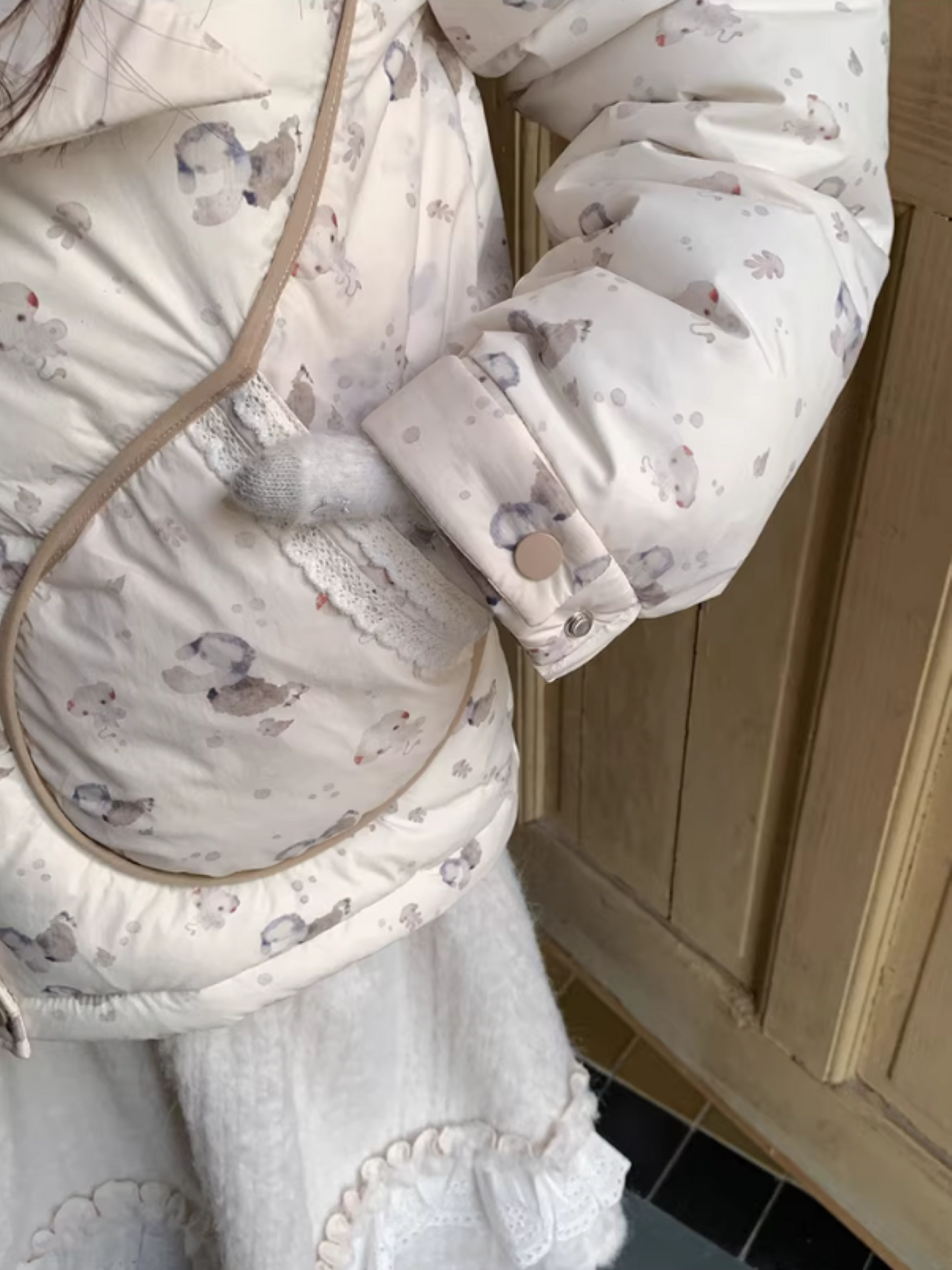 阮阮自制 - "Fluffy Pup" Bow-Detail Puppy Print Puffer Jacket