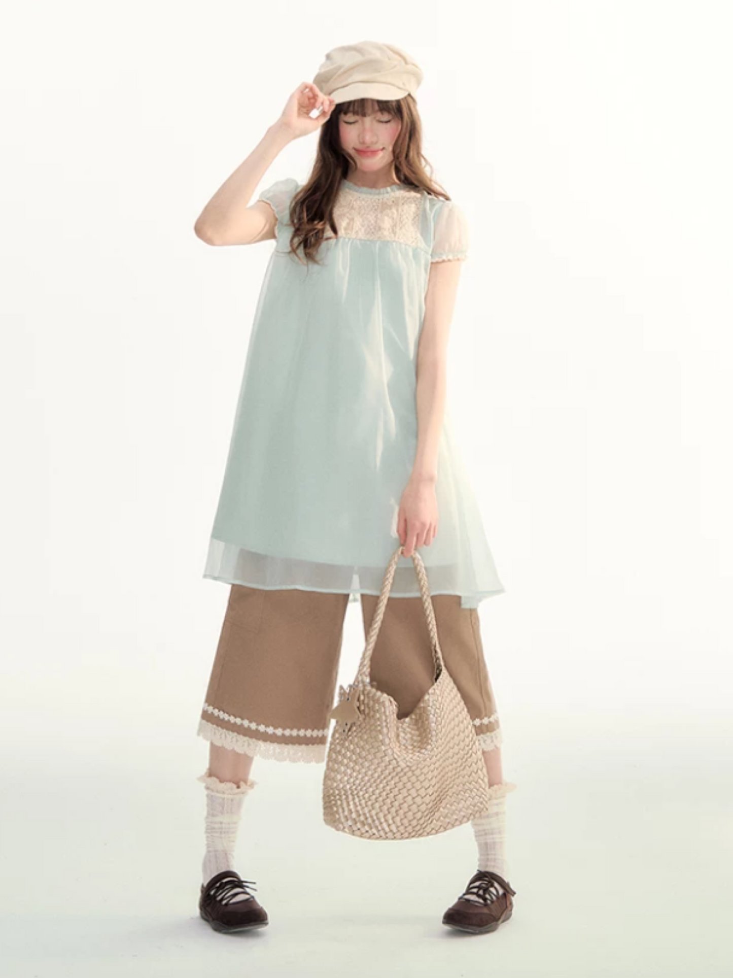 Caramel Lace Trim Cropped Straight-Leg Pants WW2026085