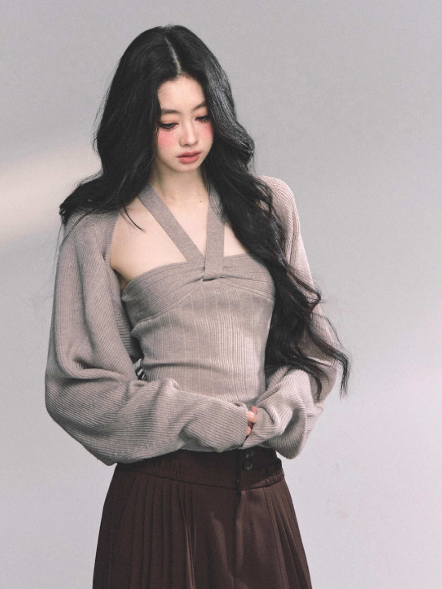 少也眼 French Oatmeal Beige Knit Top and Shawl Two-Piece Set