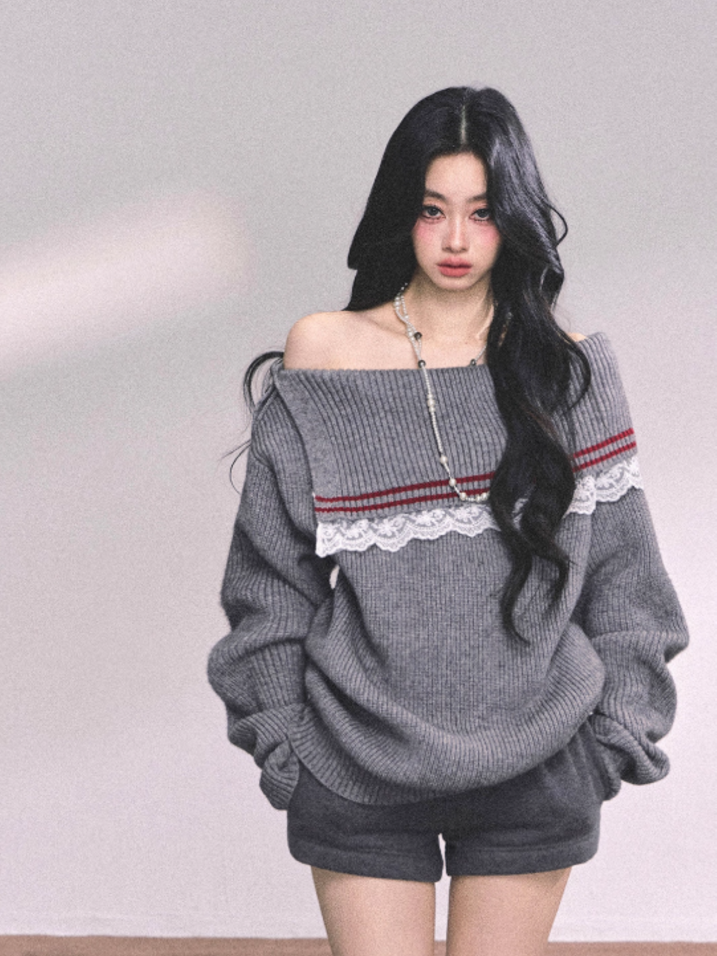 少也眼 Korean Slouchy Lace-Trim Asymmetrical Shoulder Sweater