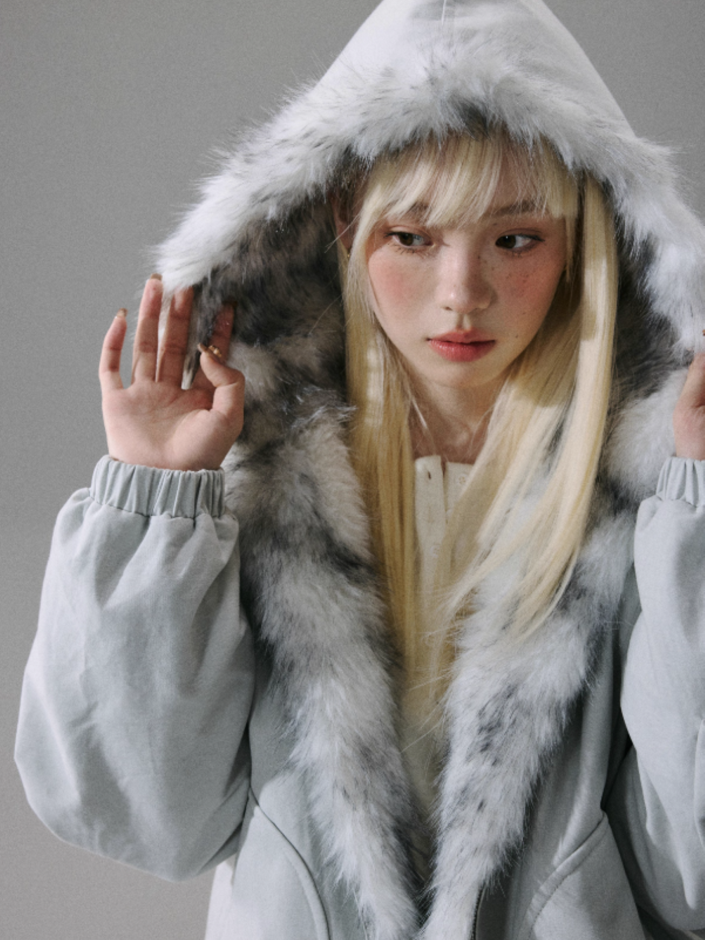 "Northern Frost Rime" Sweet-Cool Plush Hooded Jacket - Gray-White
