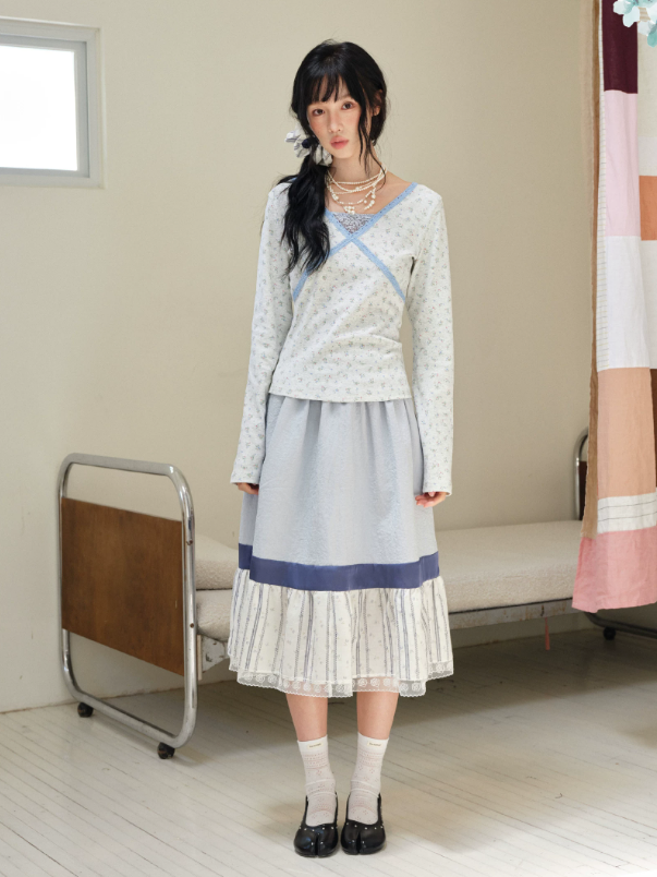 DAILY ARTIST - Light Gray Floral Lace Cross-Front Long-Sleeve Top