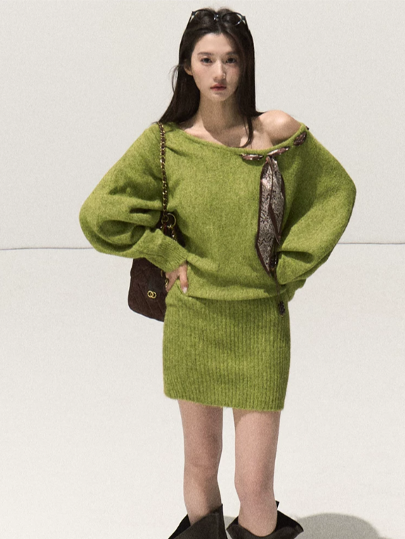 OAKMOO/ Autumn Green Wool-Blend Off-Shoulder Bodycon Knit Dress (With Scarf)