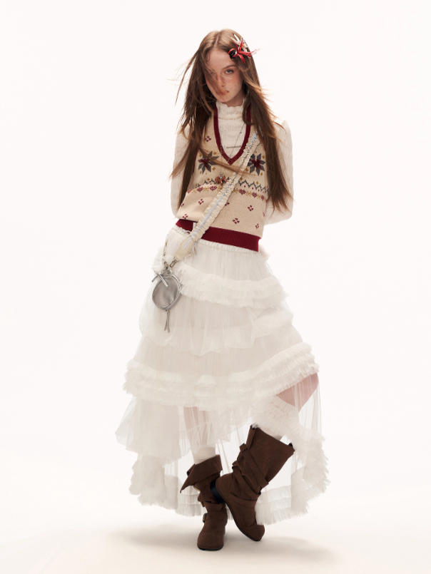 MAMC - Soft Beige Fair Isle Halter V-Neck Knit Vest WE872