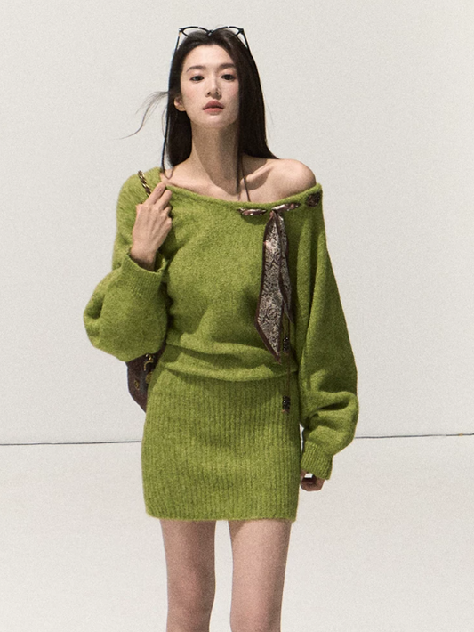 OAKMOO/ Autumn Green Wool-Blend Off-Shoulder Bodycon Knit Dress (With Scarf)