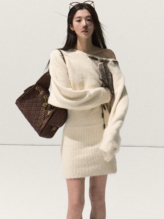 OAKMOO/ Almond White Wool-Blend Off-Shoulder Bodycon Knit Dress (With Scarf)