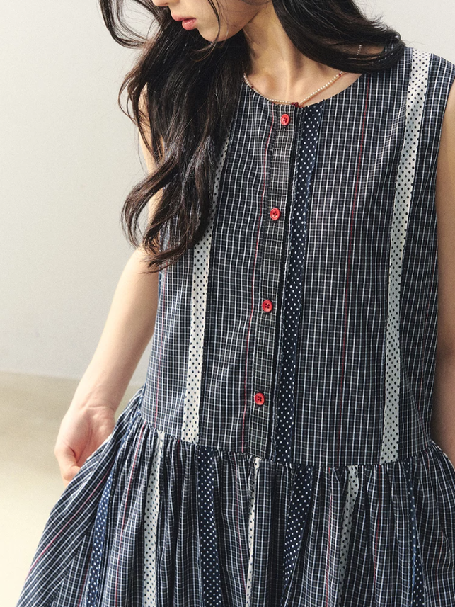"Red Pulse in Monochrome" Plaid Sleeveless Dress with Red Button LL2026027