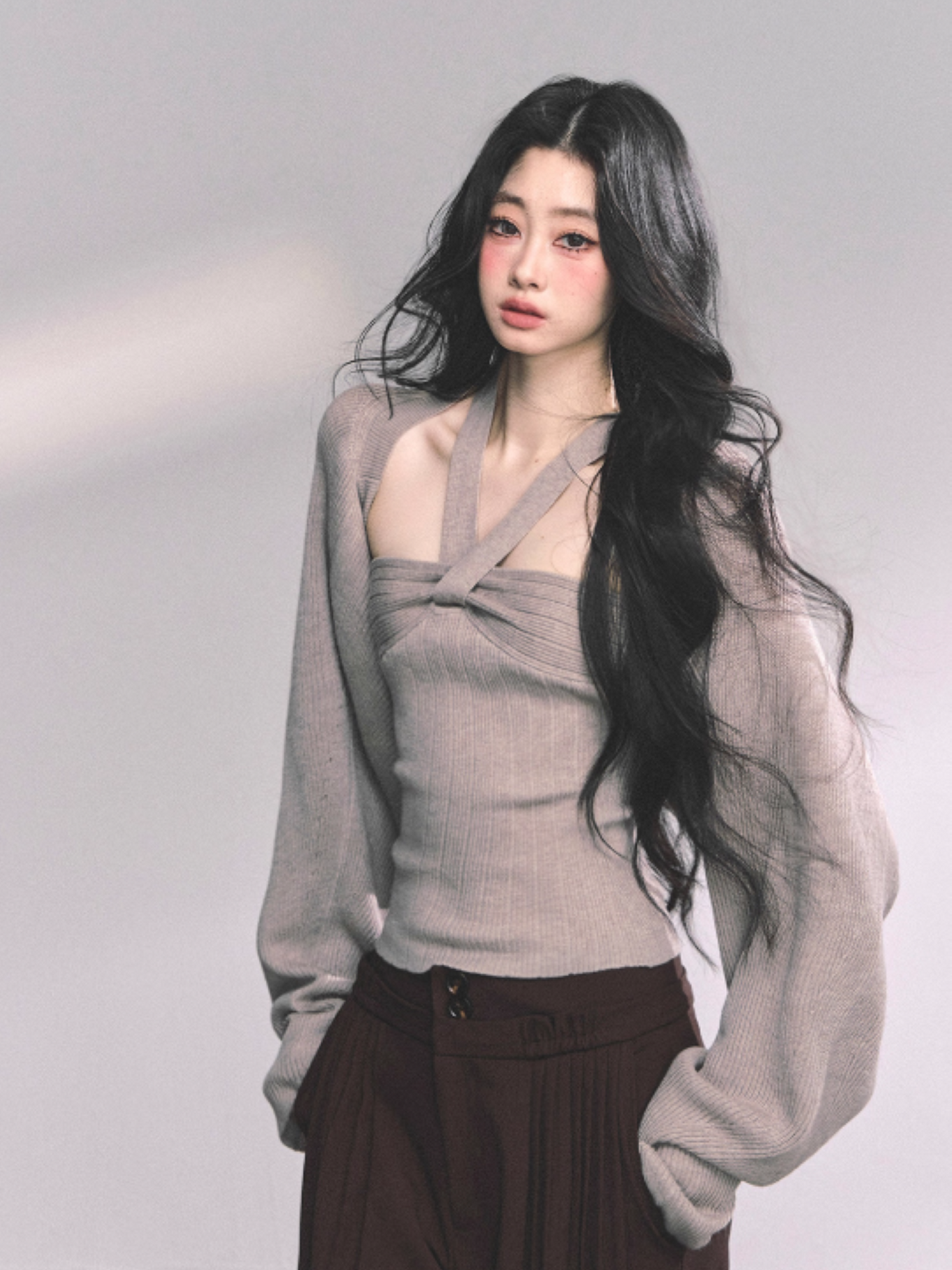 少也眼 French Oatmeal Beige Knit Top and Shawl Two-Piece Set