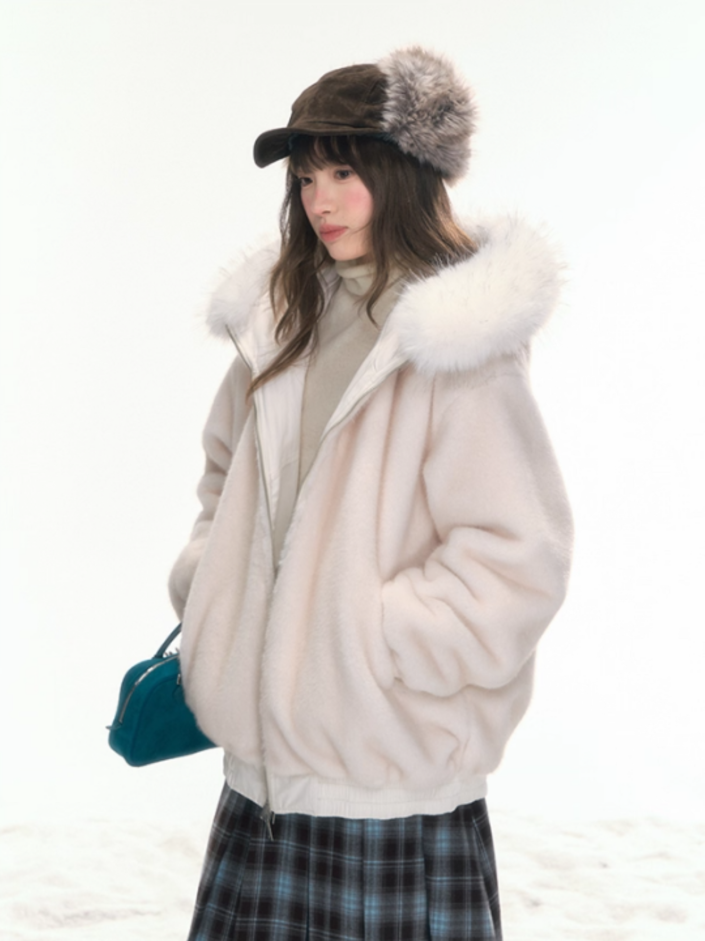 "Dreamscape" White Reversible Faux-Fur Aviator Jacket LL2025474