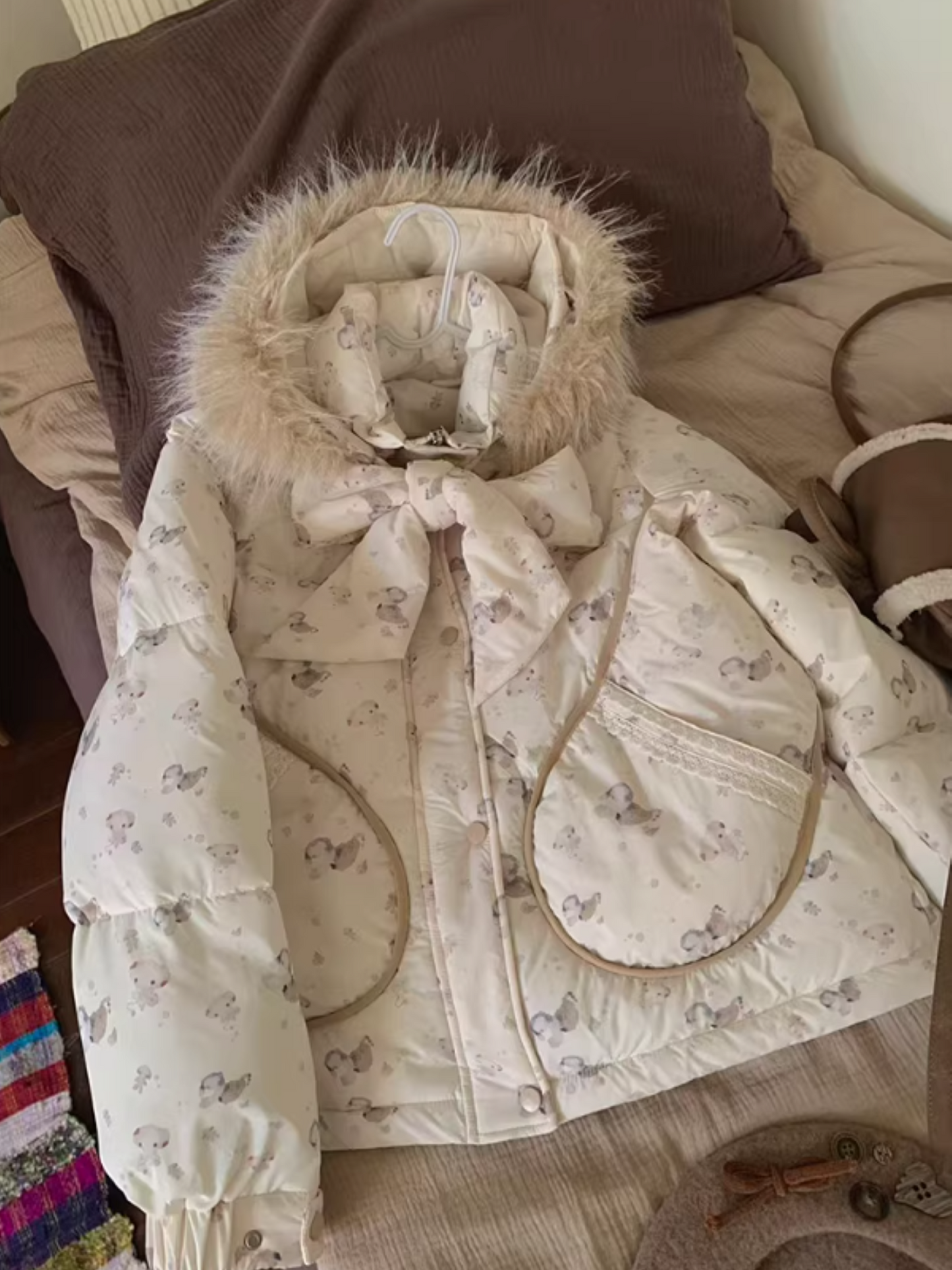 阮阮自制 - "Fluffy Pup" Bow-Detail Puppy Print Puffer Jacket