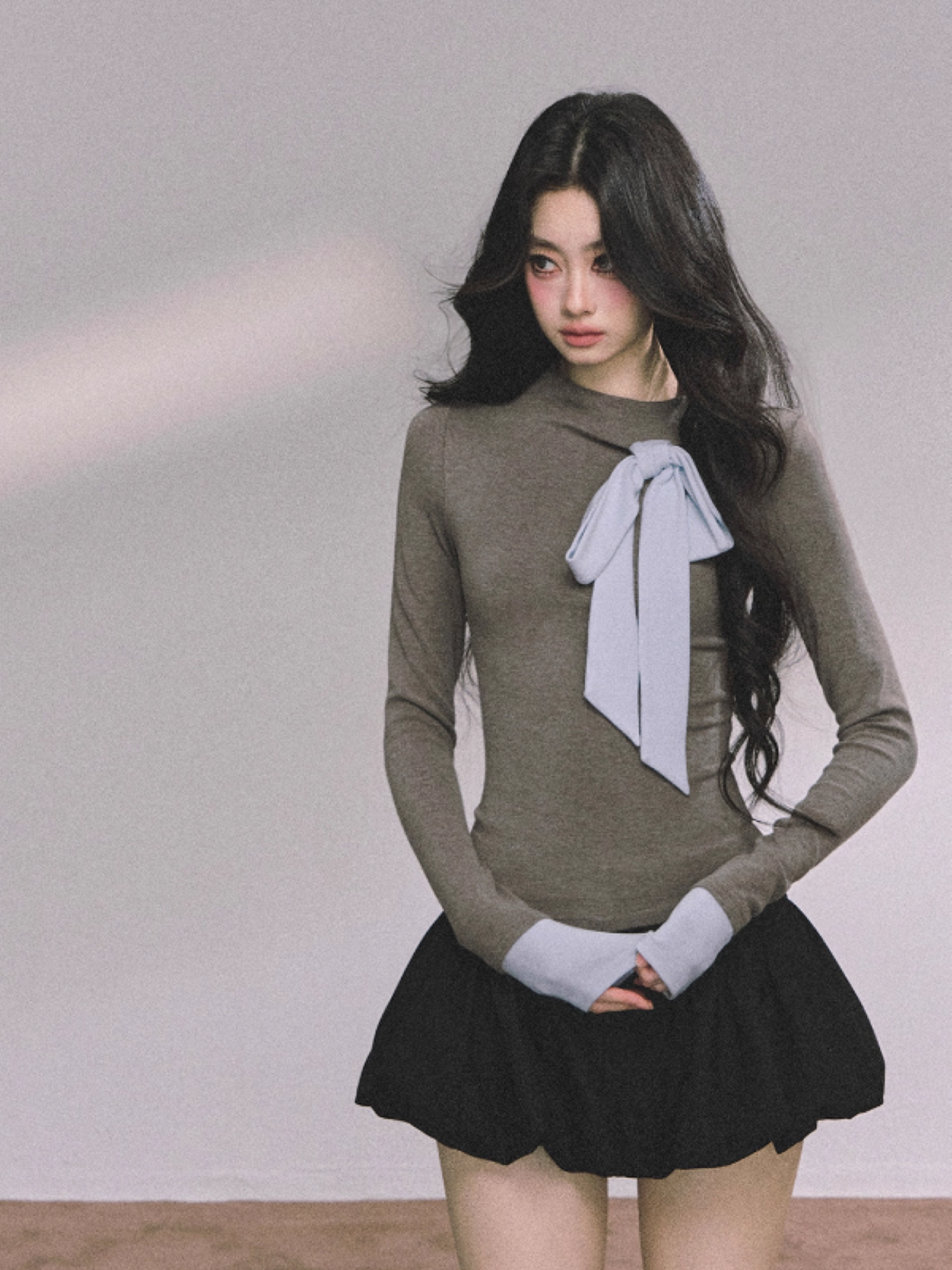 少也眼 Chanel-Inspired Loose Fit Tweed Jacket + Gray Top