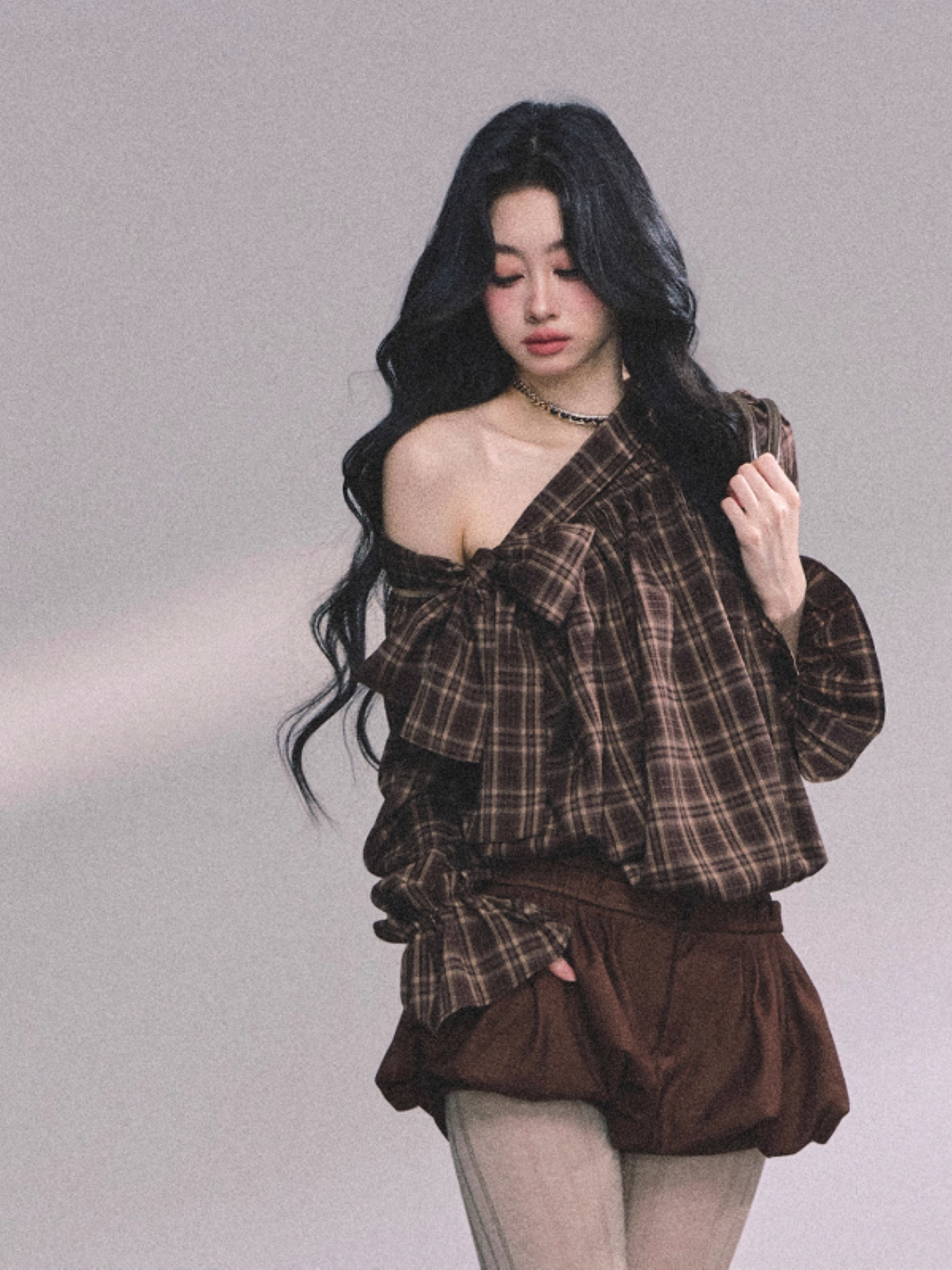 少也眼 Luxe Leeds Loose Fit Off-Shoulder Slimming Plaid Shirt