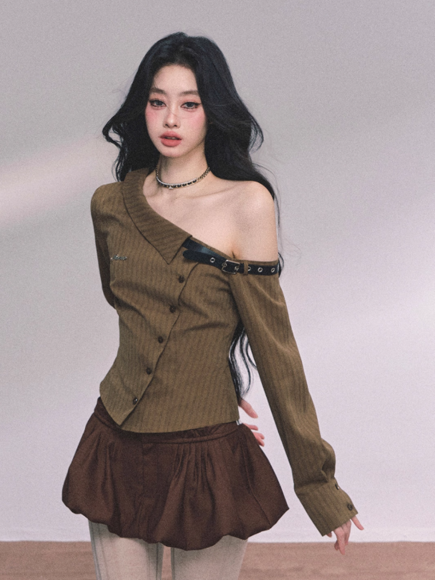 少也眼 Elegant American-Style Off-Shoulder Striped Shirt